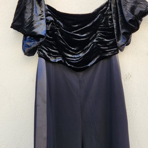 Reiss Julianna Puff Sleeve Velvet Off-Shoulder Jumpsuit - Picture 8 of 12